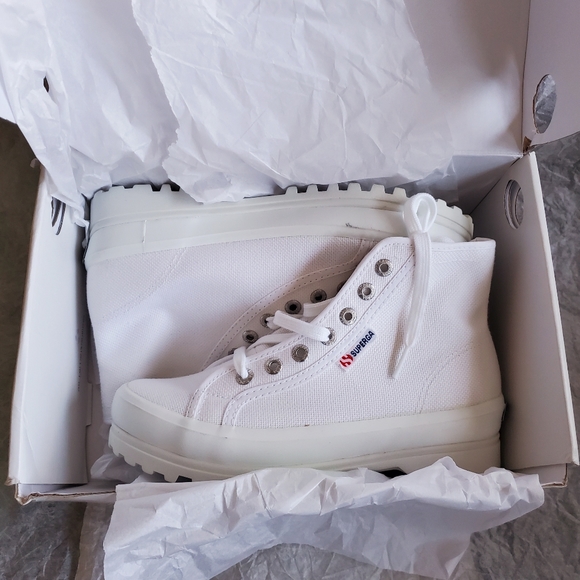 Superga High-Top Sneakers Brand New - Size 6 - Picture 5 of 5